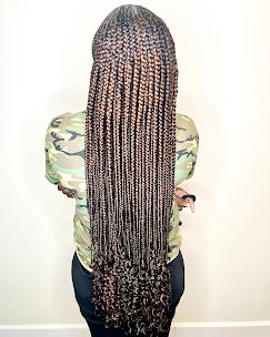 Knotless Braids - Clean Parting